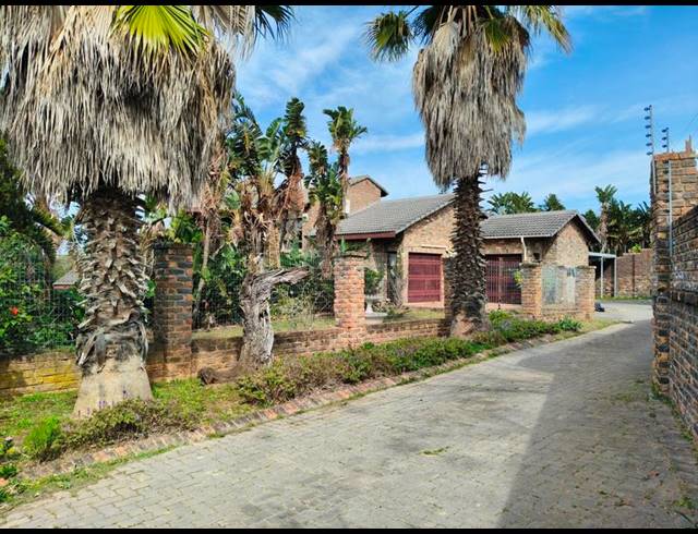 5 BEDROOM HOUSE FOR SALE IN OATLANDS NORTH